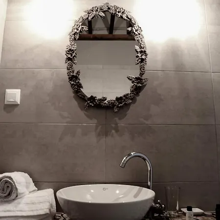 Galinio Boutique * سكافيديا